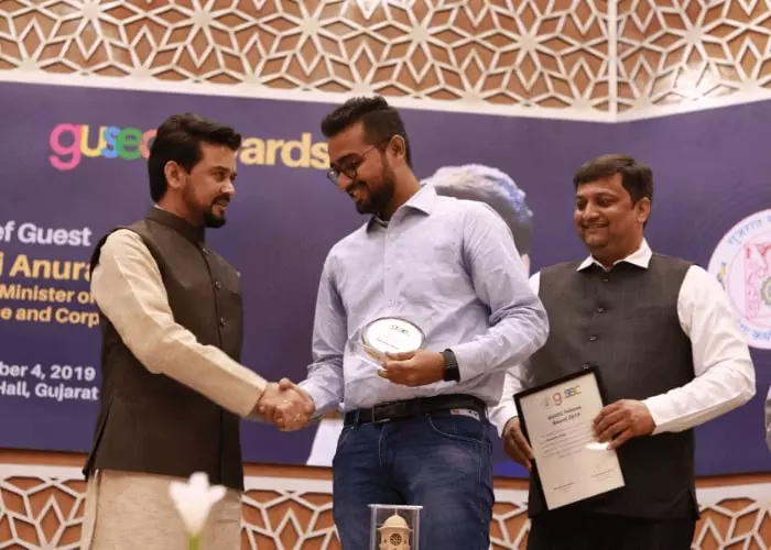 ‘Fellow Startup of the Year by Shri Anurag Thakur MoS Finance 2019 1 2